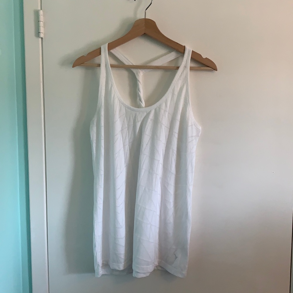 Old Navy Active Semi-fitted twisted racer back